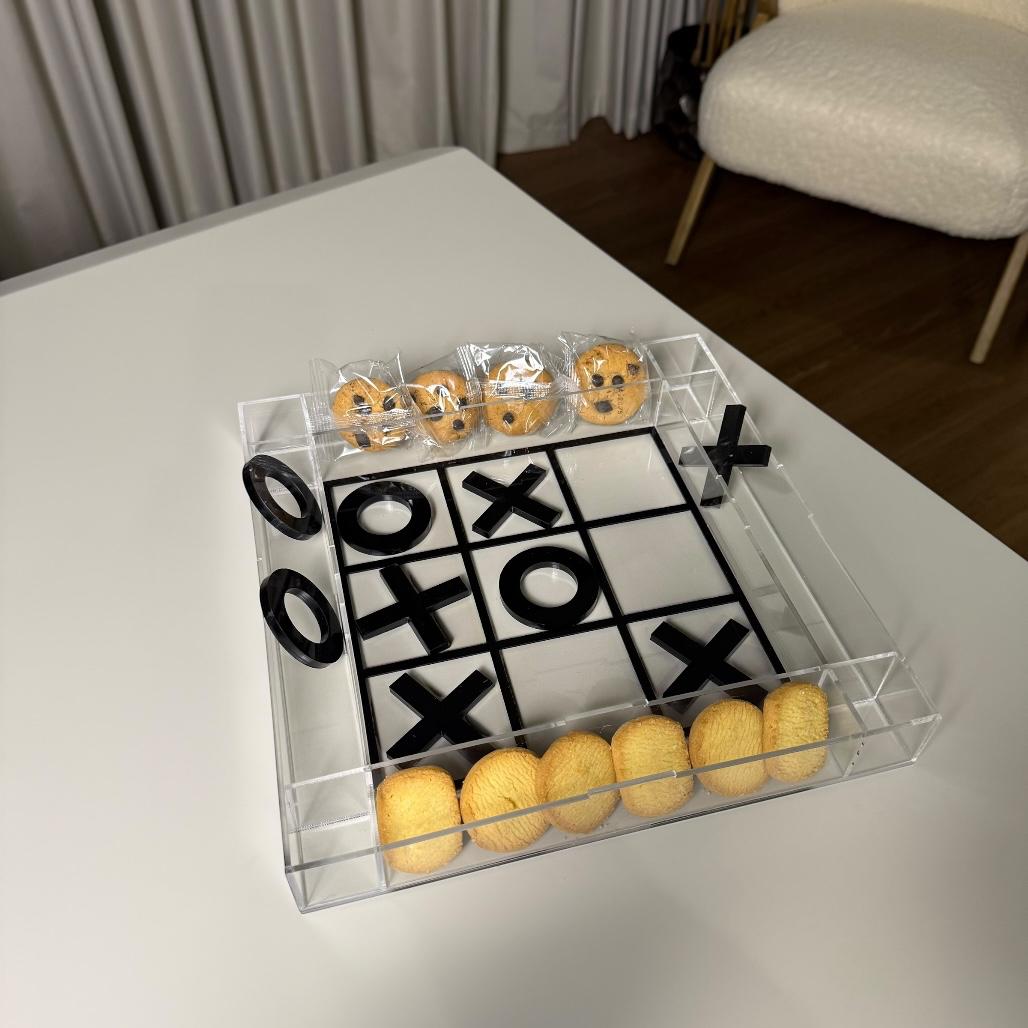 لعبة ايكس او شفافة – أكريليك شفاف ومربعات سودة