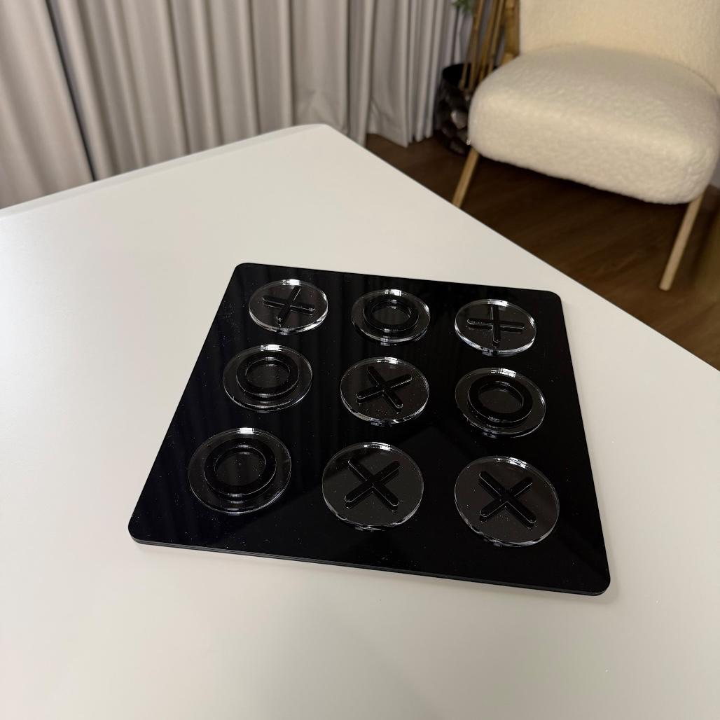 الأكريليك - أسود XO لعبة