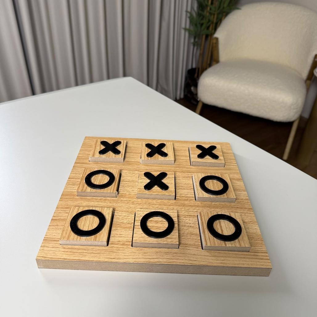 الخشبية بقطع أكريليك سوداءXO لعبة