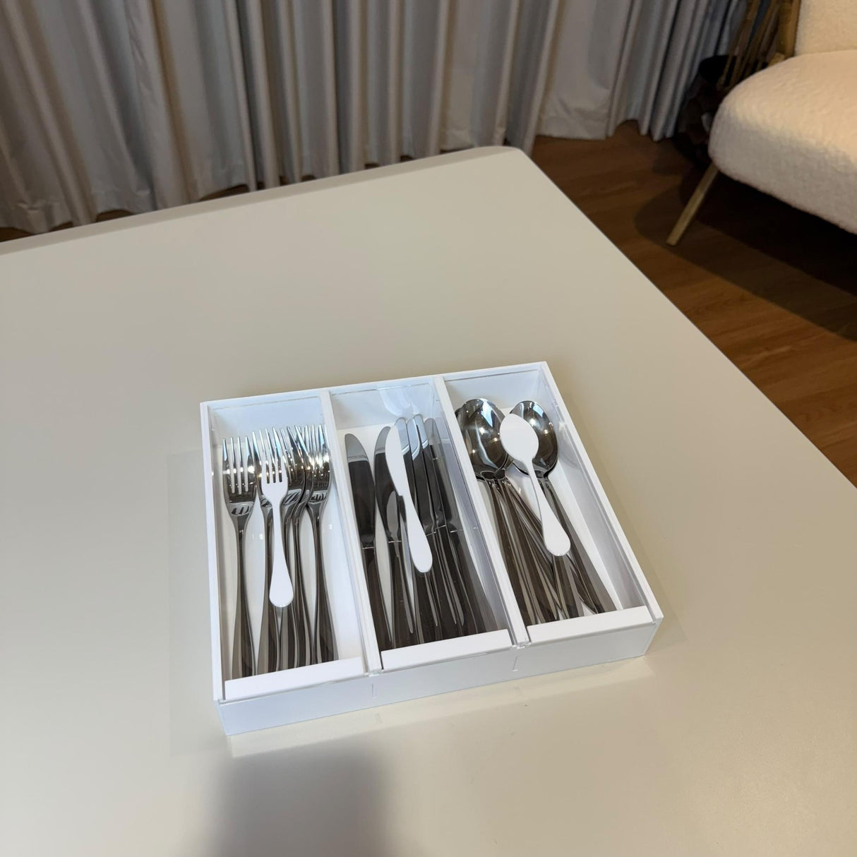 منظّم ثلاثي لأدوات السفرة | أبيض، رصاصي، أسود