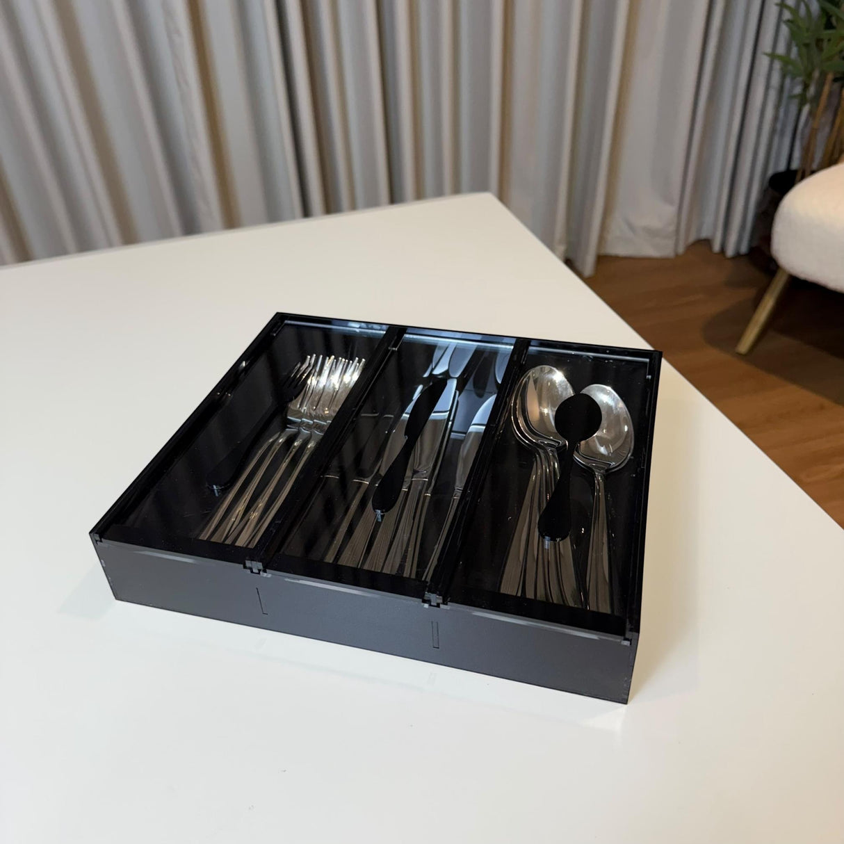 منظّم ثلاثي لأدوات السفرة | أبيض، رصاصي، أسود