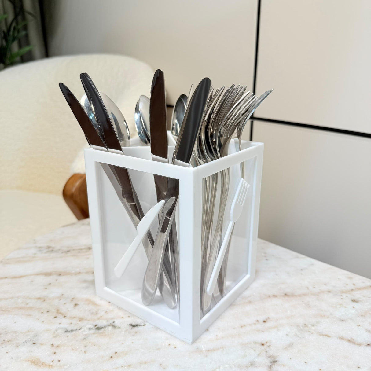 منظّم مكعب لأدوات السفرة | أبيض، أسود، رصاصي