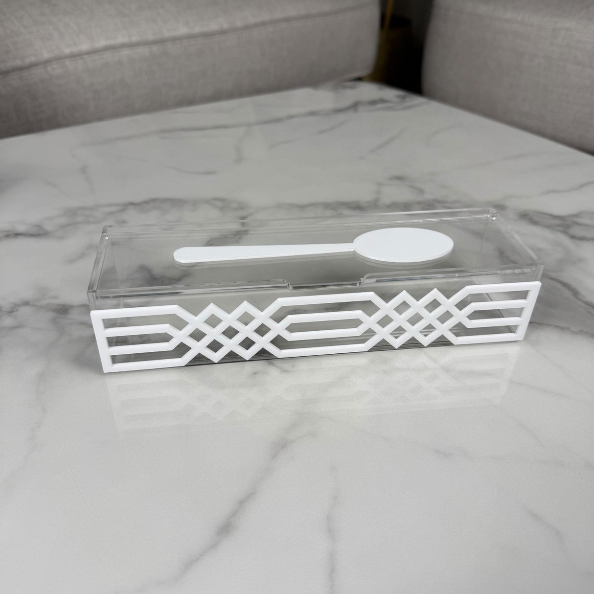 منظّم أدوات السفرة ب إطار زخرفي أبيض | اختاري النوع