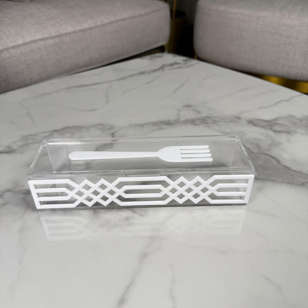 منظّم أدوات السفرة ب إطار زخرفي أبيض | اختاري النوع