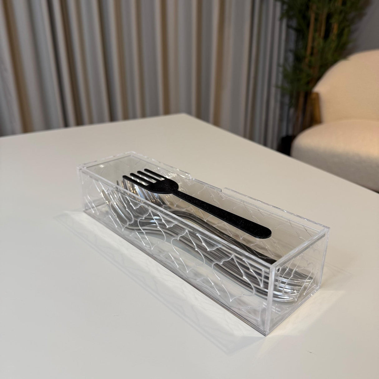 منظّم أدوات السفرة بنقشة محفورة| ثلاث خيارات