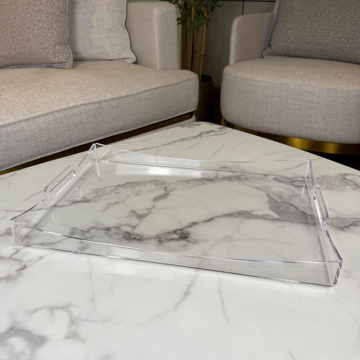 صينية أكريليك فاخرة بتصميم مائل أنيق – 3 مقاسات