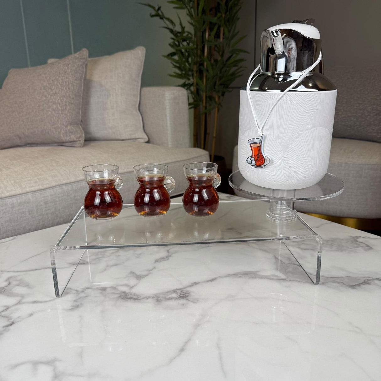 ستاند تقديم مع قاعدة دائرية - تصميم عملي وأنيق