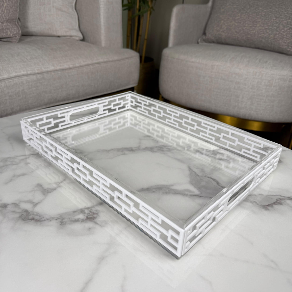 صينية تقديم أكريليك شفافة بإطار أسود أو أبيض – تصميم أنيق وعصري