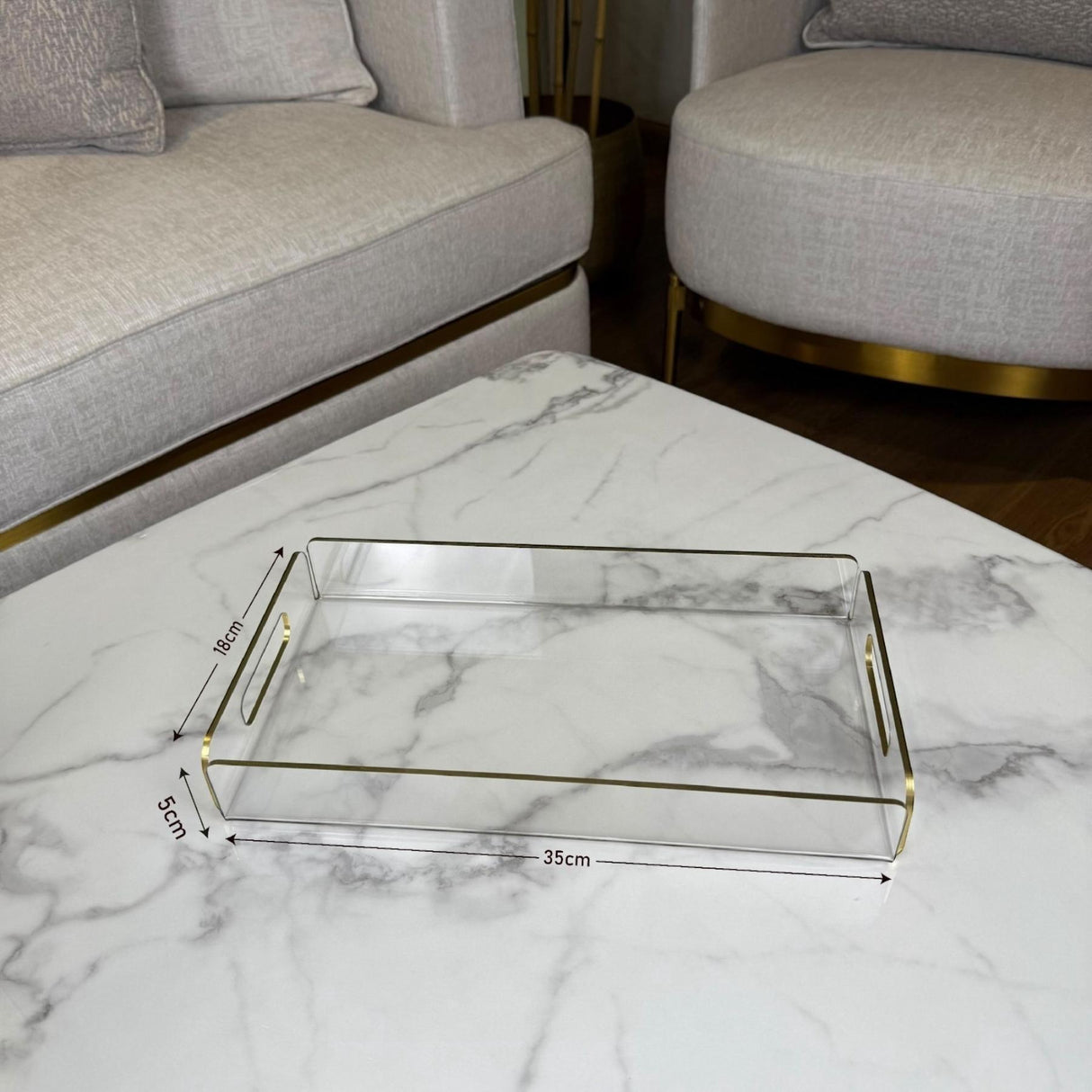 صواني أكريليك شفافة بلمسة ذهبية - 3 مقاسات