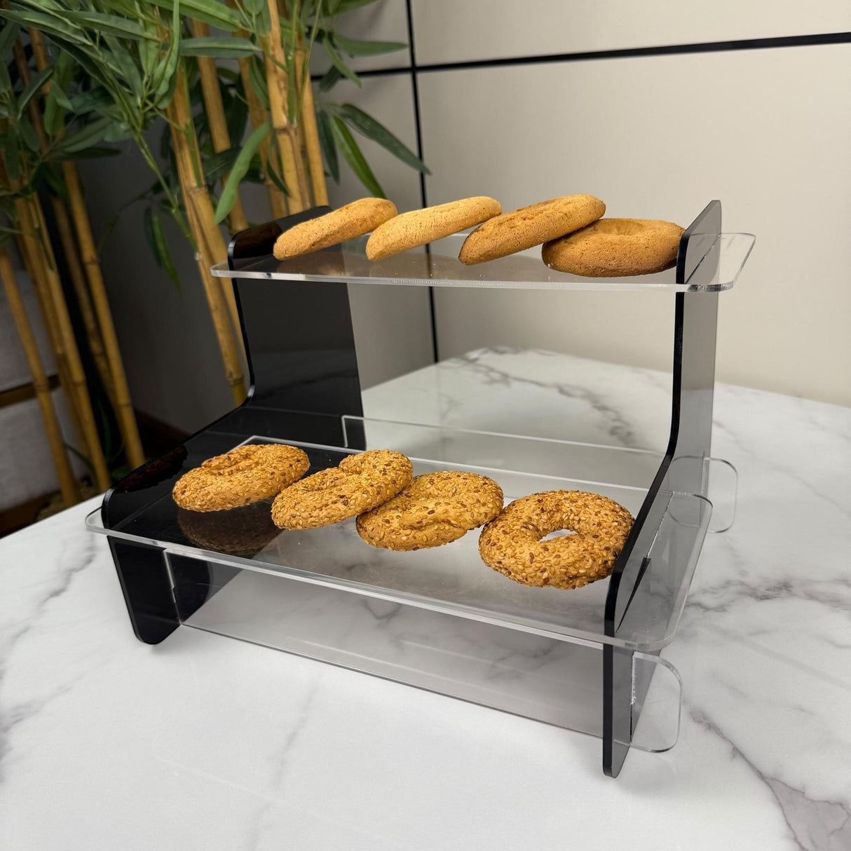 ستاند تقديم بطبقتين - لون أبيض أو أسود