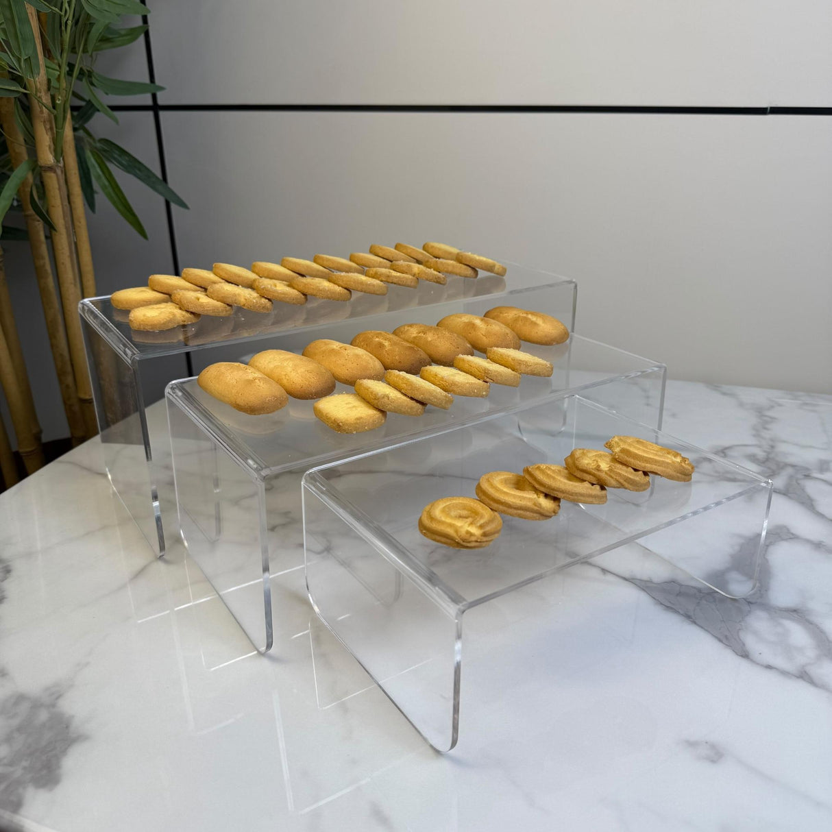 ستاند أكريليك شفاف 3 قطع بتصميم متدرج