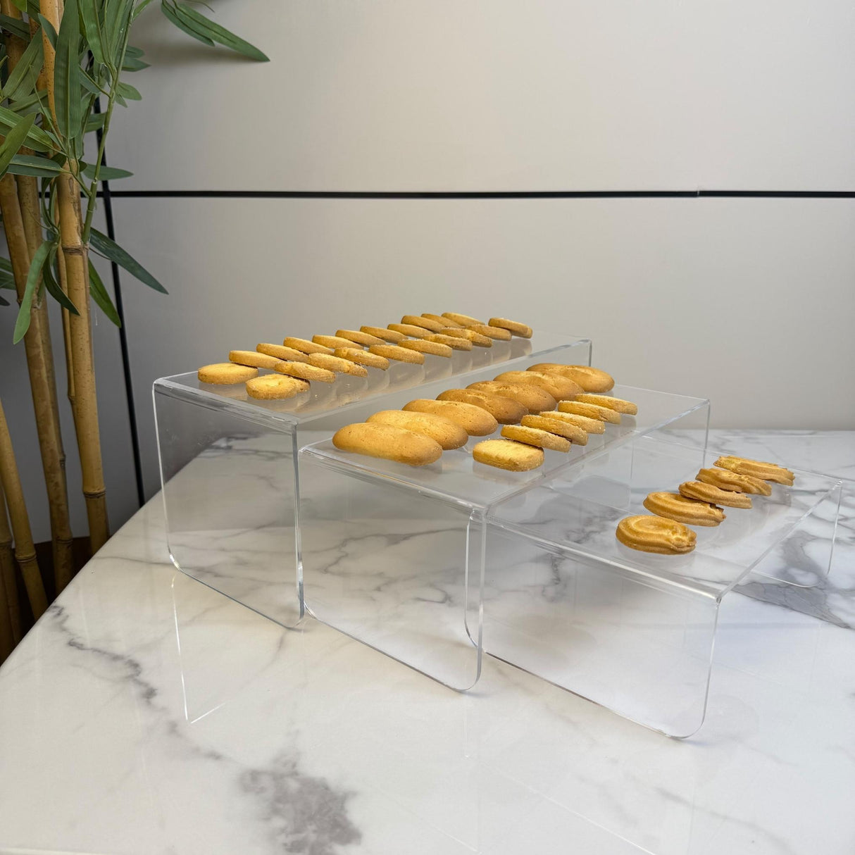 ستاند أكريليك شفاف 3 قطع بتصميم متدرج