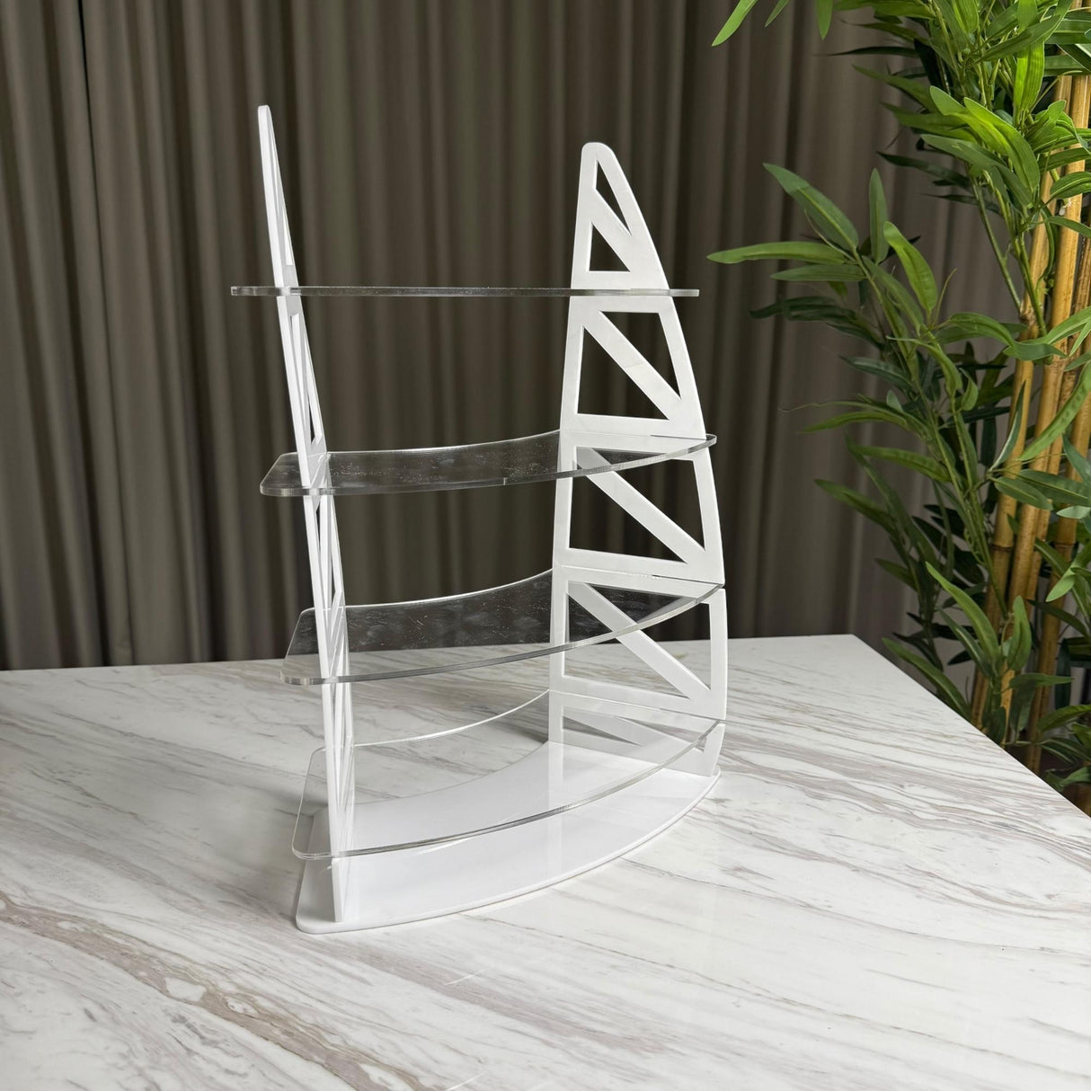 ستاند عرض أكريليك بتصميم عصري - 4 رفوف