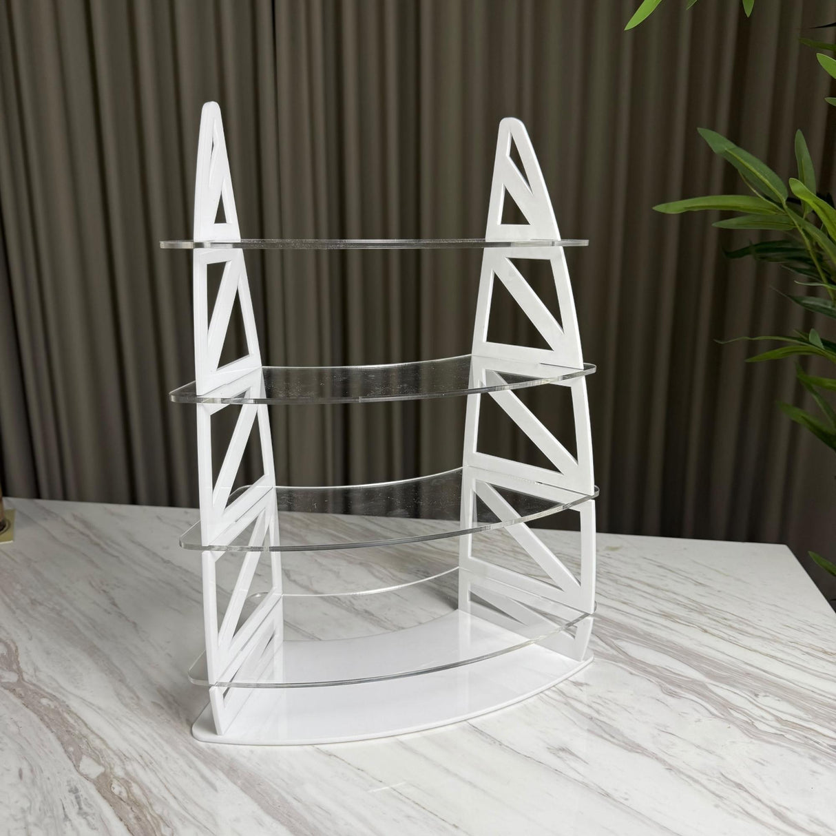 ستاند عرض أكريليك بتصميم عصري - 4 رفوف