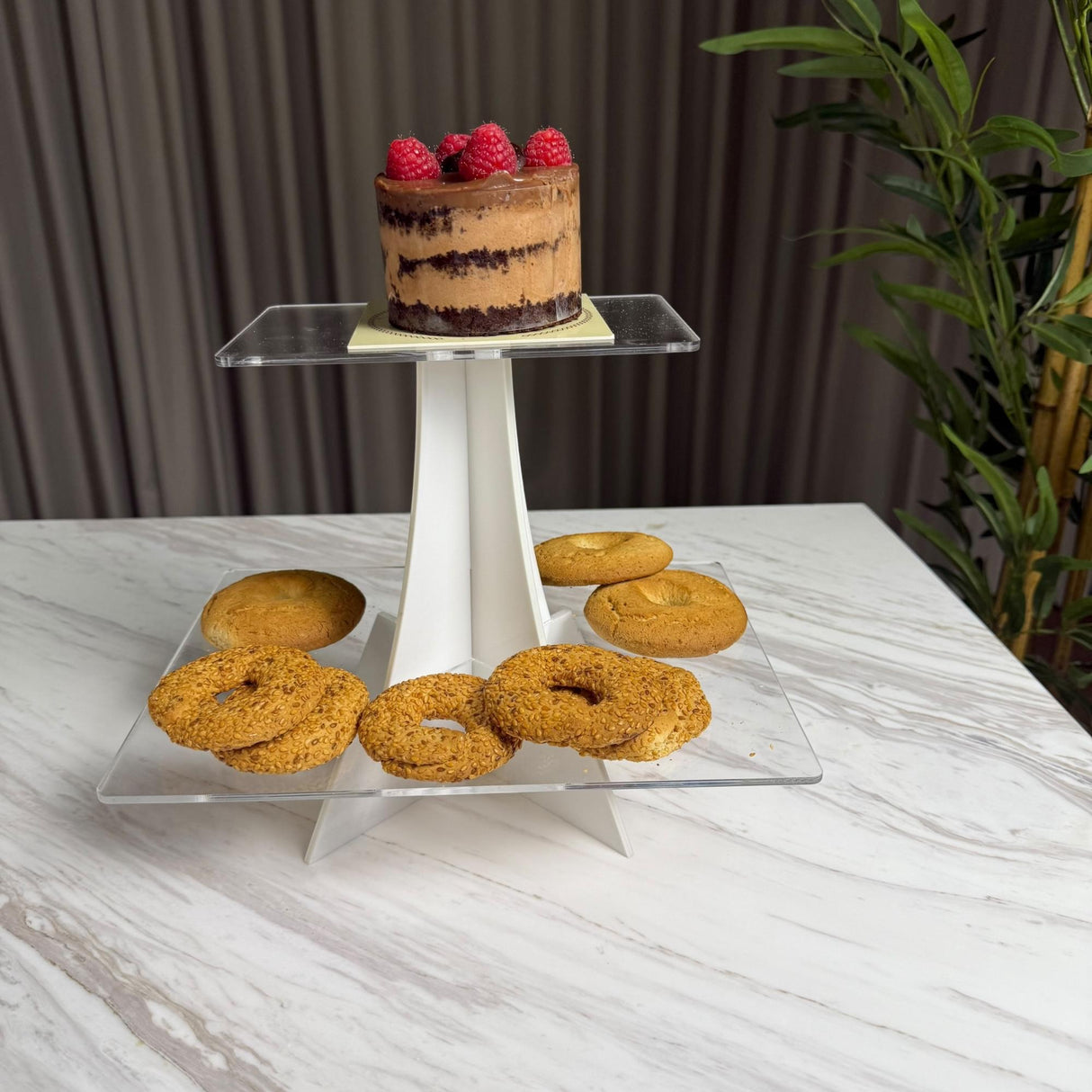 ستاند تقديم حلويات – طبقتين – تصميم مربّع – متوفر بلونين