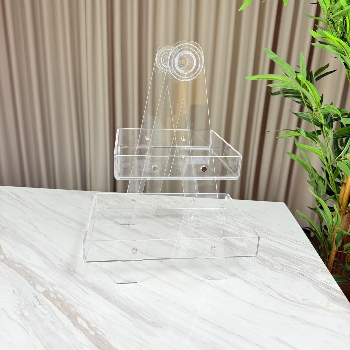 ستاند تقديم أكريليك شفاف بمقابض دائرية – طبقتين