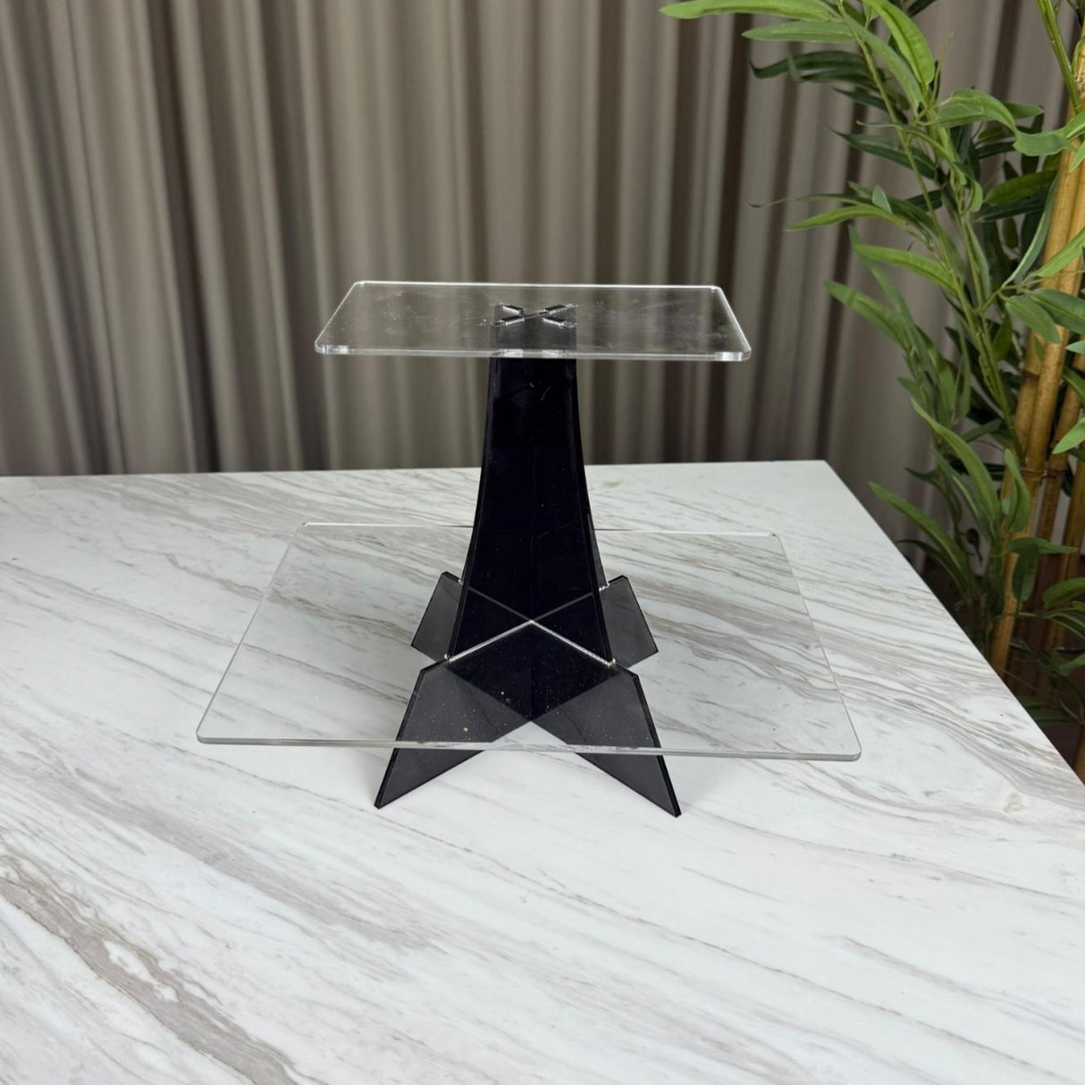 ستاند تقديم حلويات – طبقتين – تصميم مربّع – متوفر بلونين