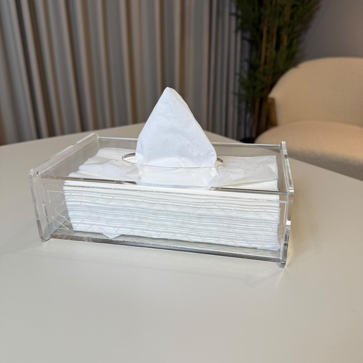 علبة مناديل أكريليك شفاف بنقشة فاخرة