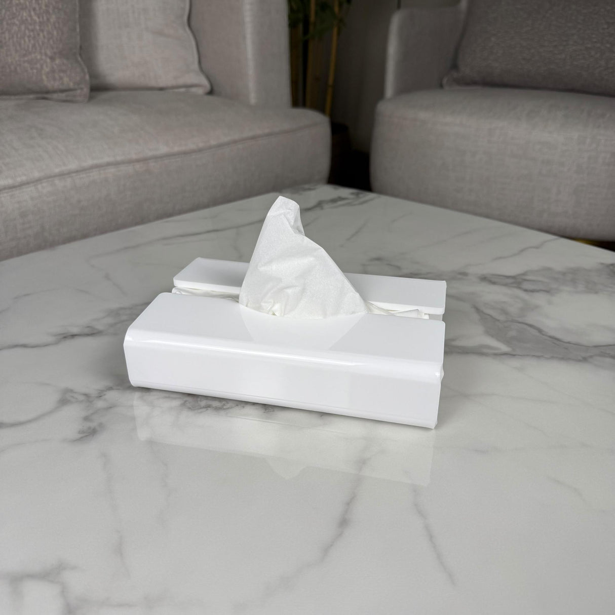 علبة مناديل أكريليك بأربع خامات فاخرة