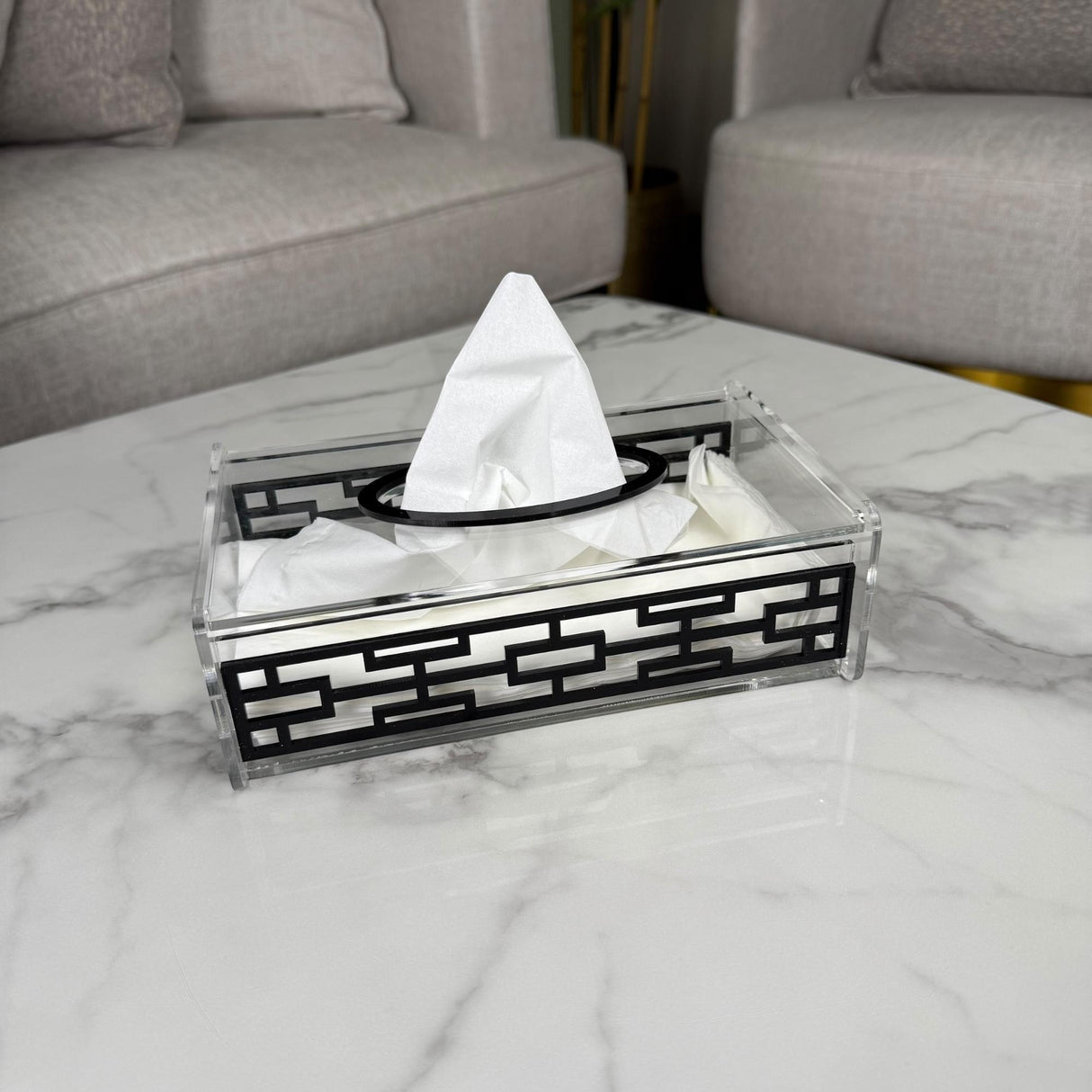 علبة مناديل “نقشة الأطارات” – بتفاصيل سوداء أو بيضاء