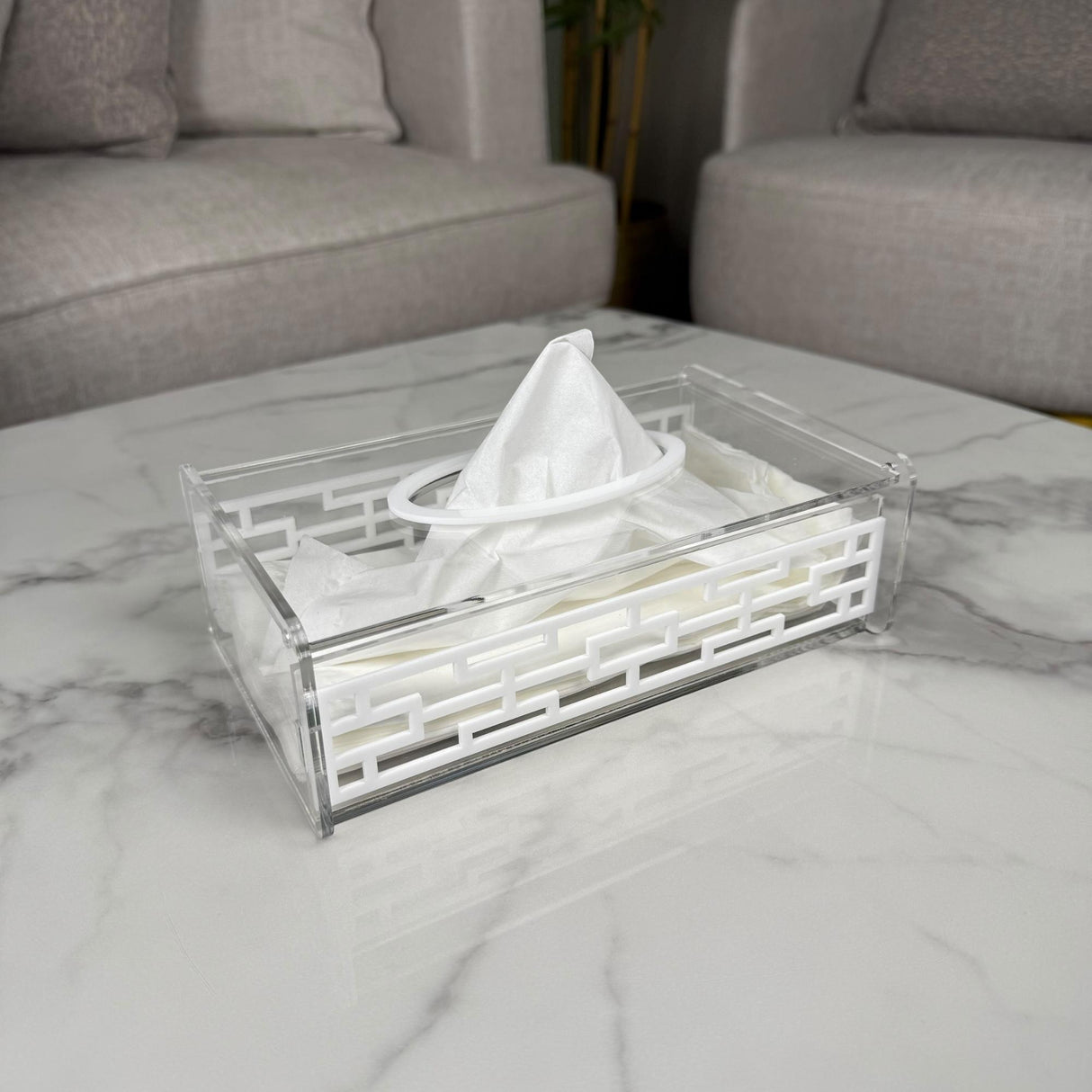 علبة مناديل “نقشة الأطارات” – بتفاصيل سوداء أو بيضاء