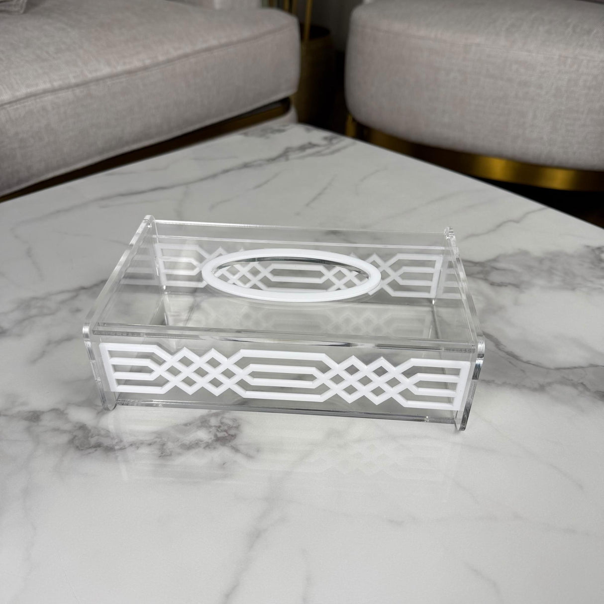 علبة مناديل “نقشة المربعات المتشابكة” – بتفاصيل سوداء أو بيضاء