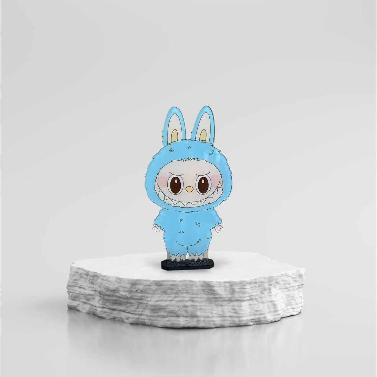 ستاند أكريليك لابوبو – شخصية Labubu المحبوبة بـ 8 ألوان مبهجة