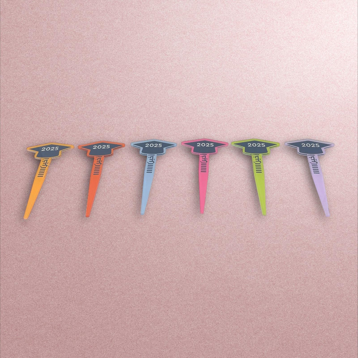 استيك تخرج 2025 - عبارة «أخيراً» - طقم من 3 قطع