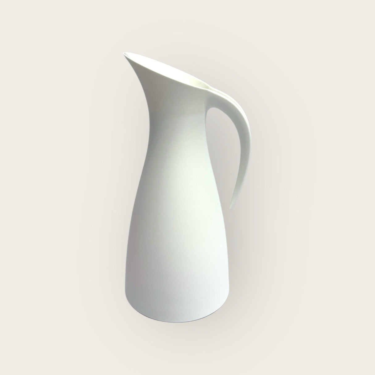 دلة شاي و قهوة بتصميم أنيق – متوفّرة بلونين