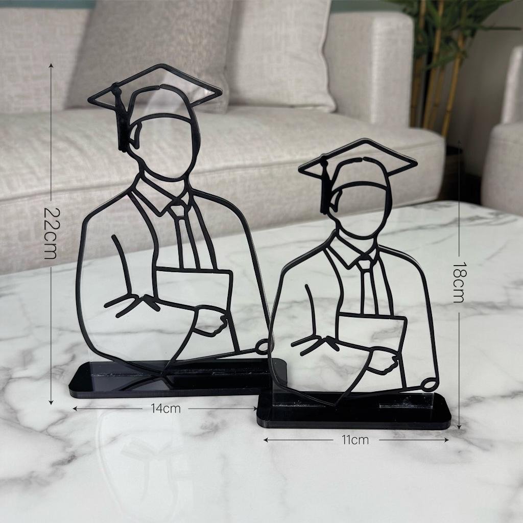 ستاند أكريليك بتصميم شاب متخرج - متوفر بحجمين