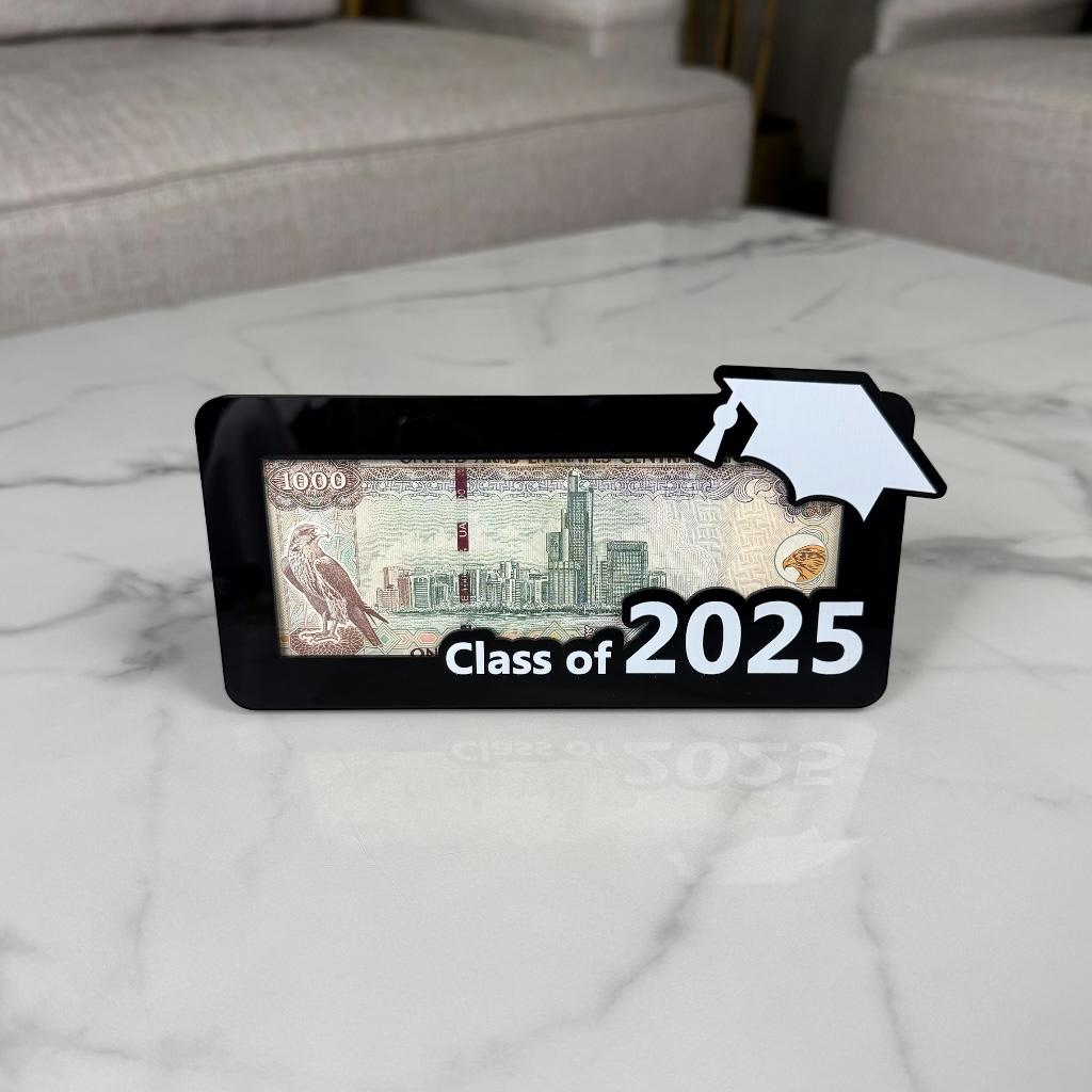 Class of 2025-حامل أكريليك للنقود بتصميم تخرج