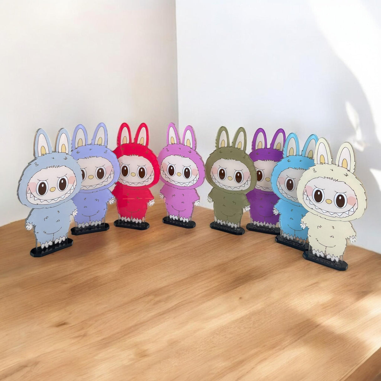 ستاند أكريليك لابوبو – شخصية Labubu المحبوبة بـ 8 ألوان مبهجة