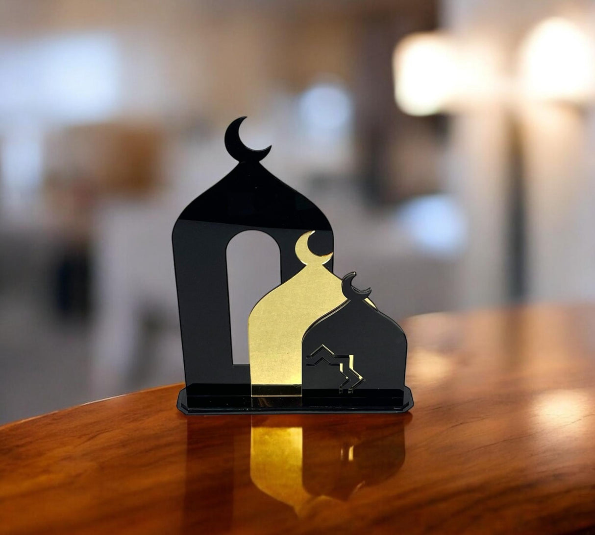 مسجد أكريليك فاخر بتصميم هندسي عصري