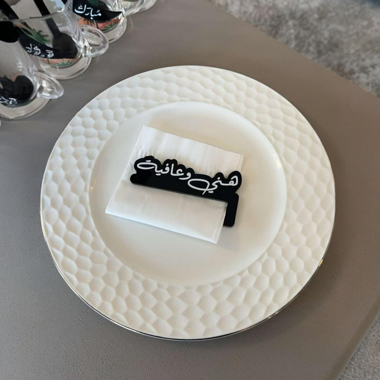 مسكة مناديل أكريليك - تصاميم حصرية من همس الأفكار