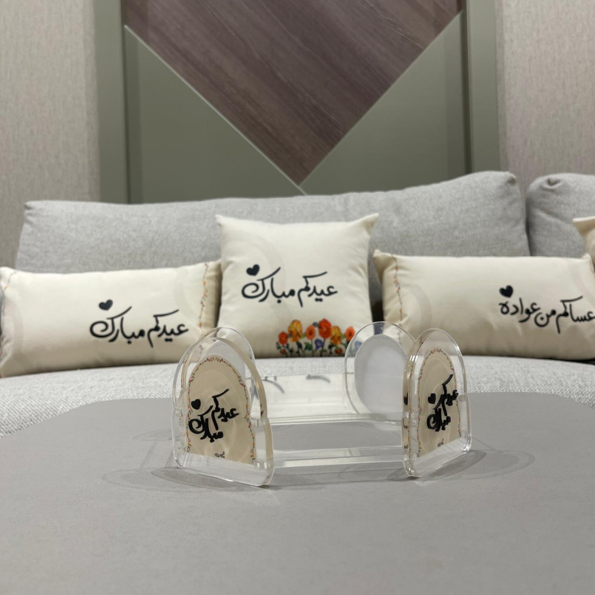 استاند دلة  "عيدكم مبارك" الأكريليك